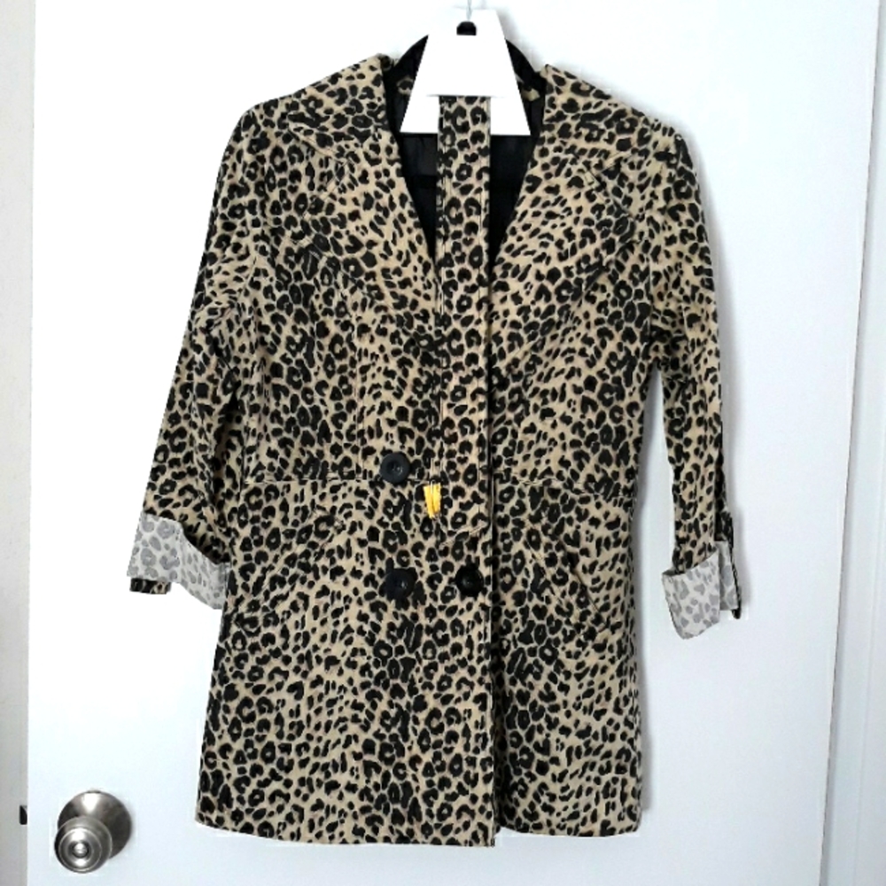 JouJou lightweight trench coat